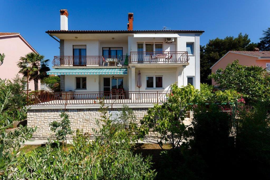 Apartmani Braut Kornic Exterior photo